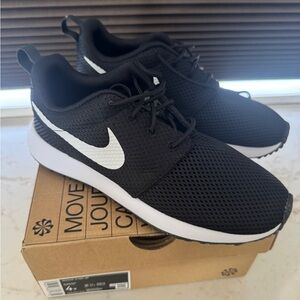 Nike Black and White Mesh Kids Golf Shoes